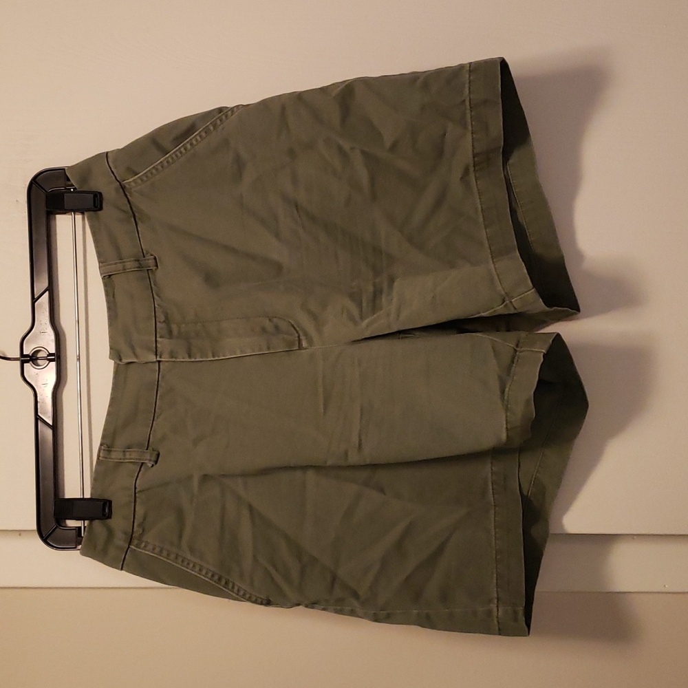 $5 FEBRUARY SALE St. John's Bay Green Shorts size 8